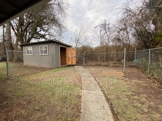 Building Photo - Amazing 4 bed, 2 bath house in Renton. AVAILABLE NOW!