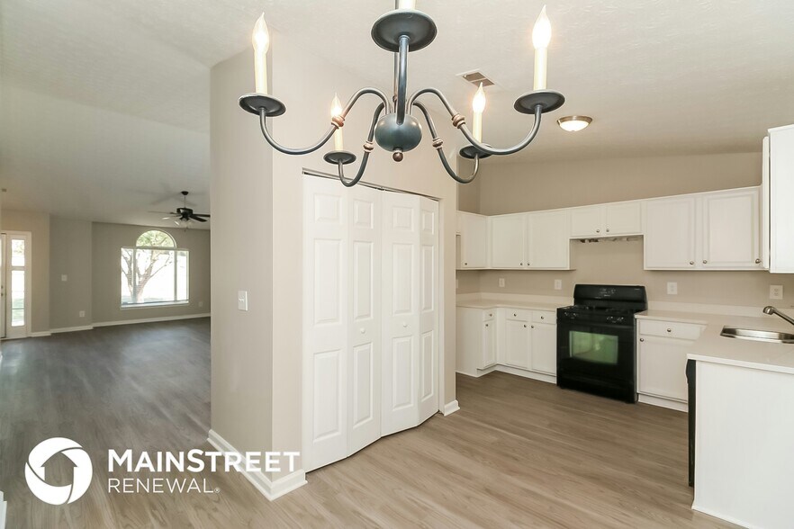 Building Photo - 6695 Emerald Pointe Cir