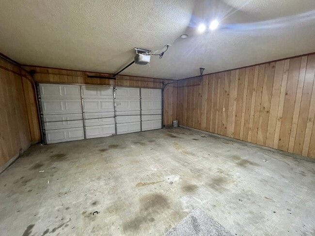 Building Photo - 5275 Timberline Ln