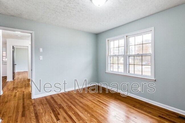 Building Photo - 909 Kaywood Dr
