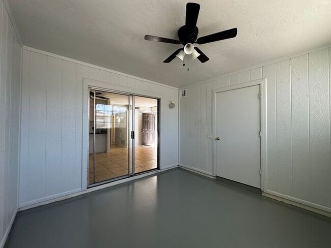 Building Photo - $500 Move In Special!2-bedroom, 1-bath apartment in Mesa, AZ