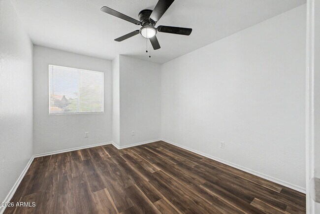 Building Photo - 3121 E Wagoner Rd