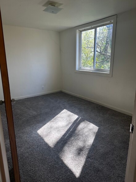 Bedroom 1 - 2405 Lincoln Ave