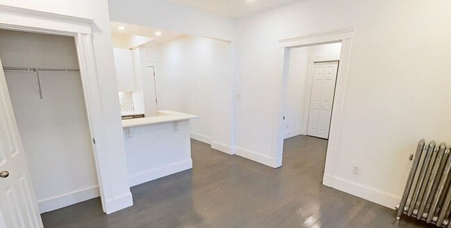 Building Photo - 51 Queensberry St