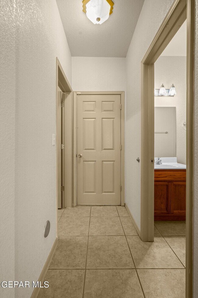 Building Photo - 6121 Byron St