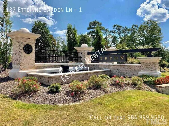 Building Photo - 137 Etteinne Garden Ln