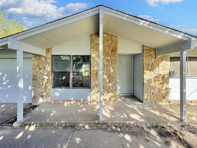 Building Photo - 8116 Greenspan Ave