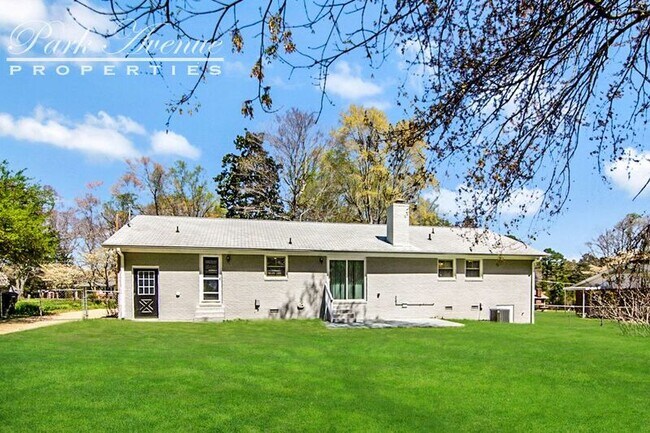 Building Photo - 232 Sandlewood Dr