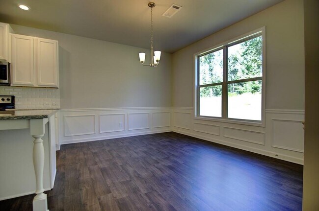 Building Photo - 7731 Silk Tree Pointe