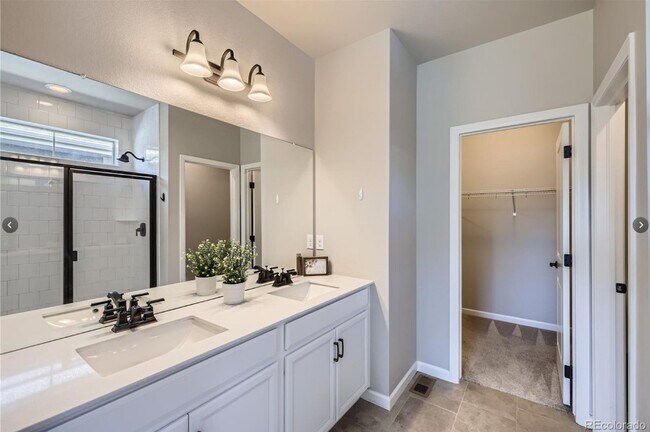 Building Photo - Long Realty & Property Management - Beauti...