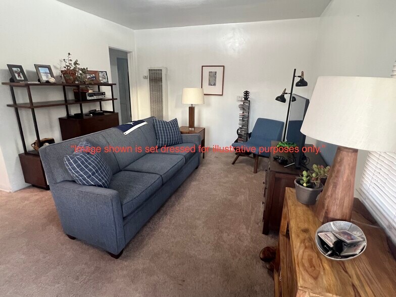Building Photo - 4137 Chevy Chase Dr