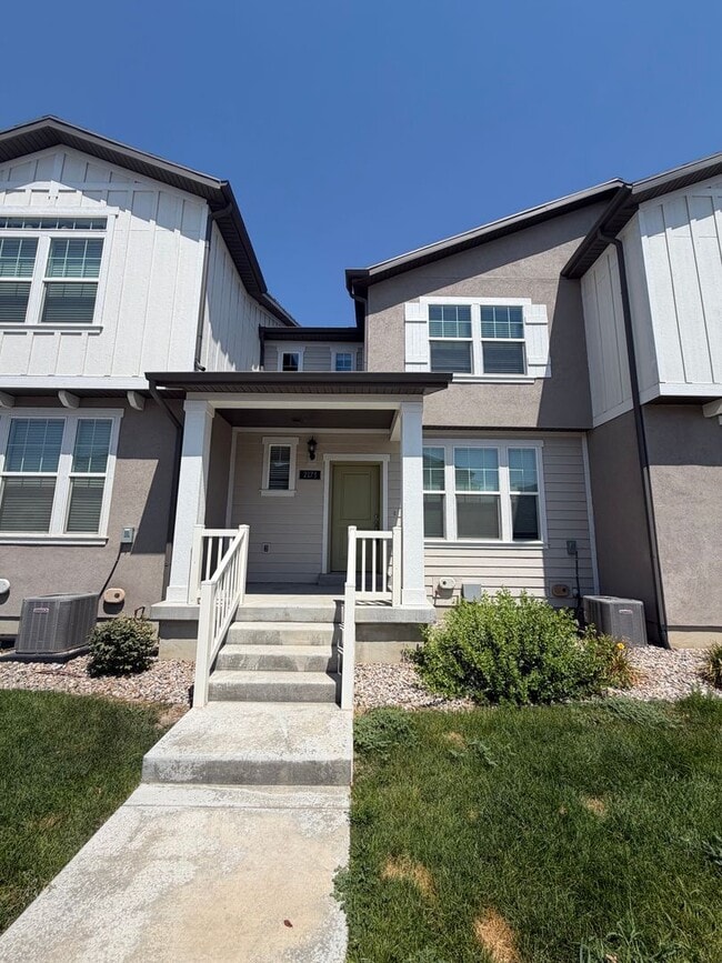 Building Photo - GET $500 OFF THE FIRST MONTHS RENT!!!