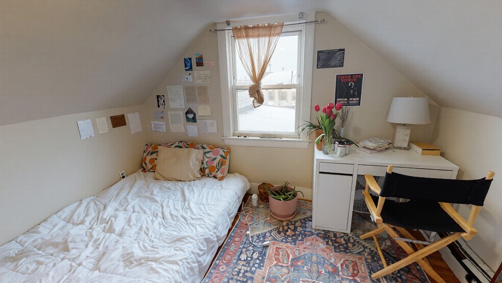 Building Photo - 22 Murdock St