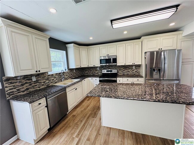 Building Photo - 2671 Levans Rd