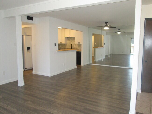 Building Photo - 800 Brook Dr