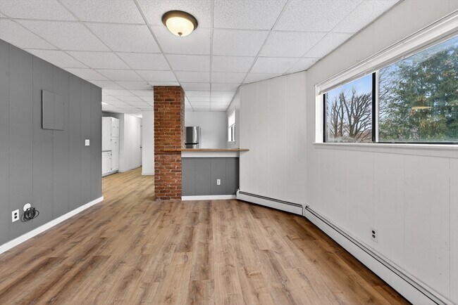 Building Photo - 42 Almont St