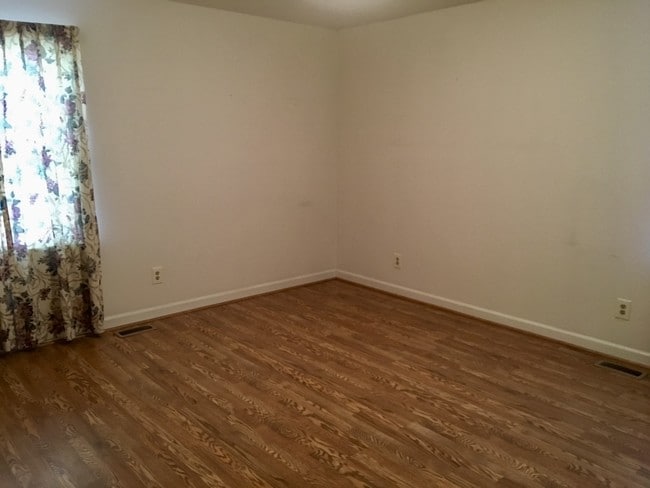 Building Photo - 8480 Cleveland Rd