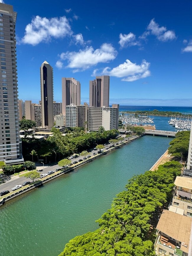 Building Photo - 1848 Kahakai Dr