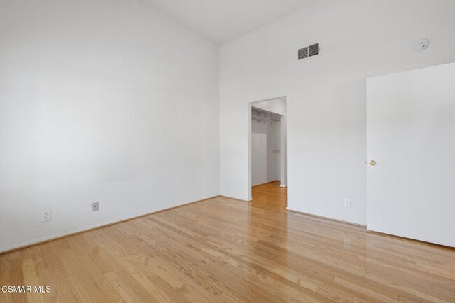 Building Photo - 4240 Lost Hills Rd