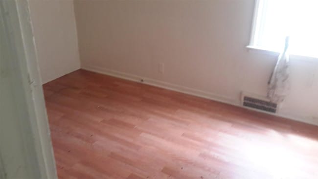 Building Photo - 18530 Plainview Ave