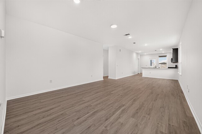 Building Photo - 16737 Oak Bough Dr