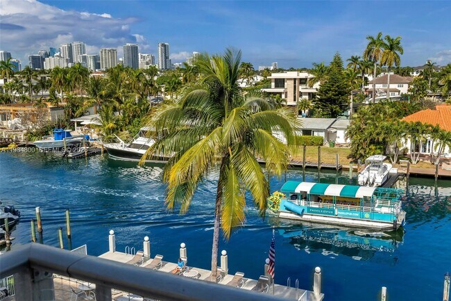 Building Photo - 1731 SE 15th St