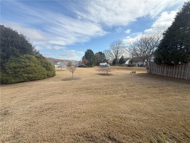 Building Photo - 1460 Vinery Ave