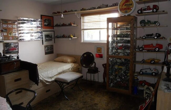 Building Photo - 19 Berglund Ave