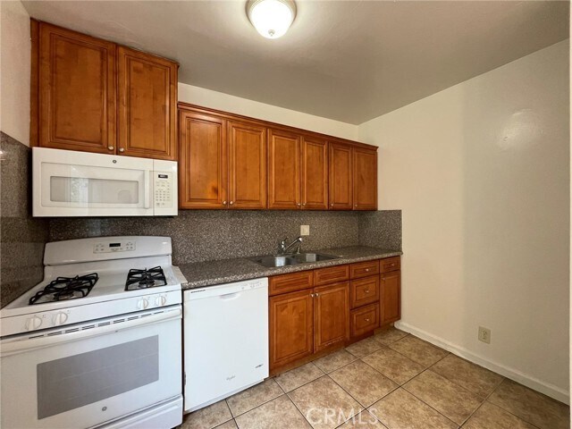 Building Photo - 701 Adlena Dr