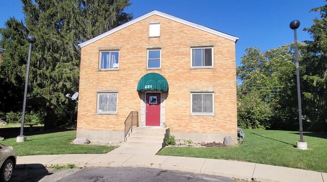 Building Photo - 231 E Xenia Dr