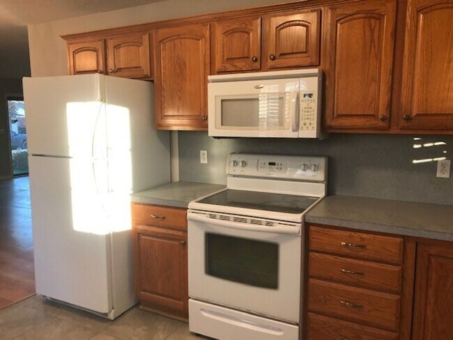 Building Photo - Adorable 3 Bed | 1 Bath + Bonus Room in Mayfair Heights - ALL Appliances Included