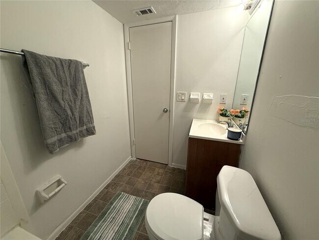 Building Photo - 421 SW 67th Terrace