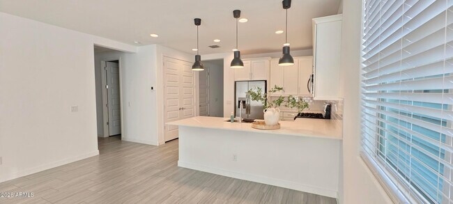 Building Photo - 31962 N 125th Ave