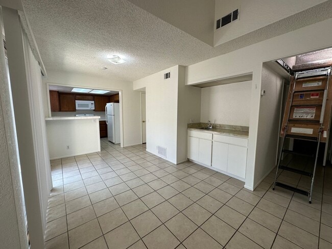 Building Photo - 1594 Christopher Ln