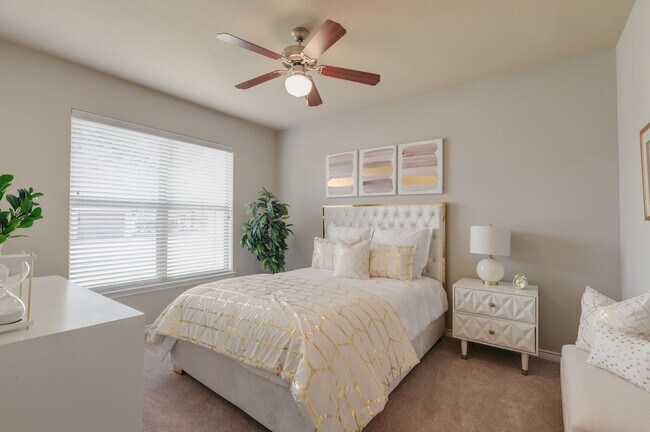 Building Photo - Luxury 2-Bed with Limited Time Specials!