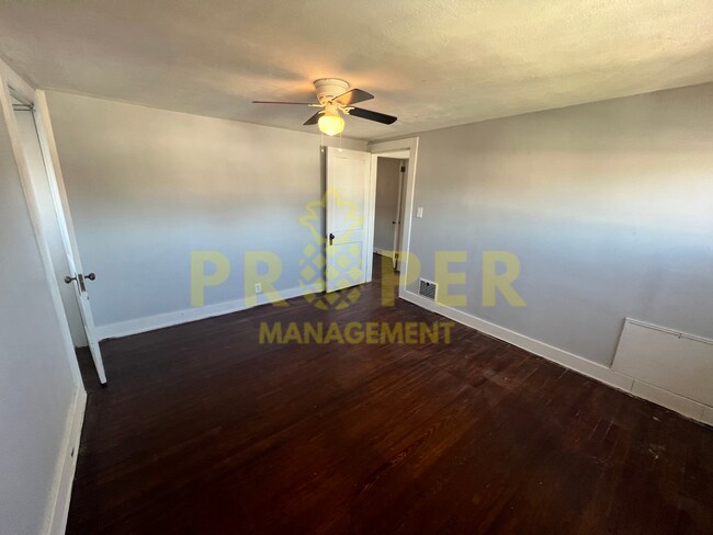 Building Photo - 55 Sandhurst Dr