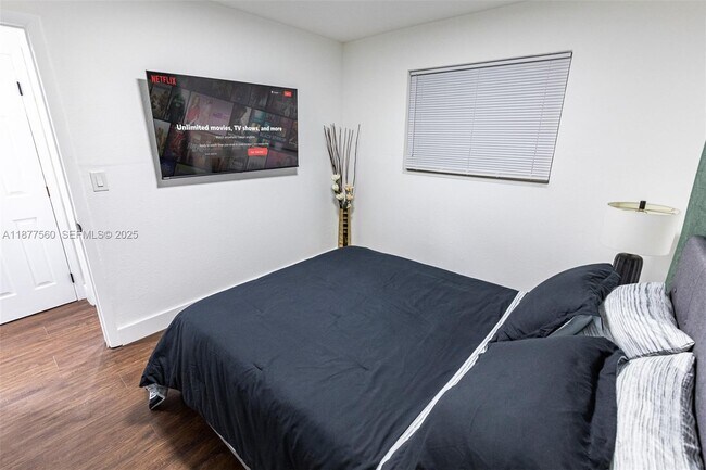 Building Photo - 1373 NE 110th Terrace