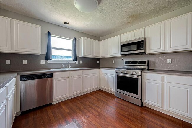 Building Photo - 18110 Shallow Leaf Ln