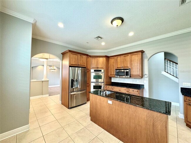 Building Photo - 601 Saxony Blvd
