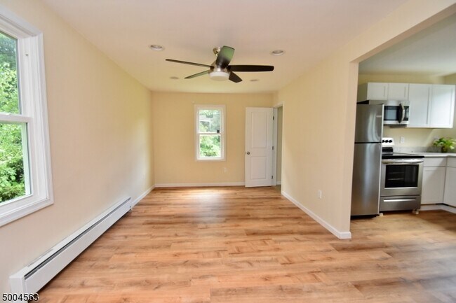 Building Photo - 5528 Berkshire Valley Rd