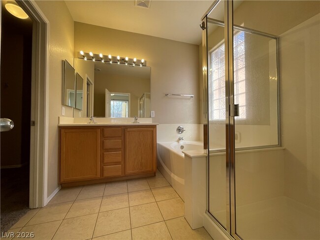 Building Photo - 10273 Bayhead Beach Ave