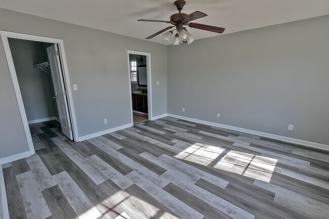 Building Photo - 364 McDonald Dr