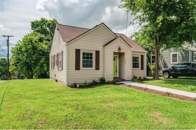 Building Photo - 2 bd/ 1bth w/ heated storage shed/studio, fenced yard