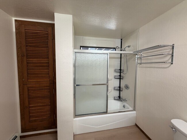 Building Photo - Tri-Level Lake Village Condo - 2 Bed + Bonus Room -  with Upgrades