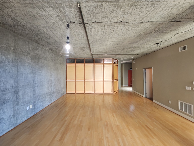 Building Photo - 411 NW Flanders St