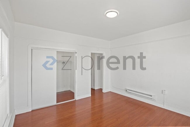 Building Photo - 1532 8th Ave