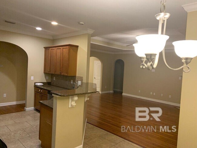 Building Photo - 30460 Pinyon Dr