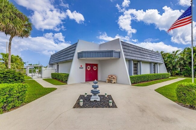 Building Photo - 5730 Fernley Dr E