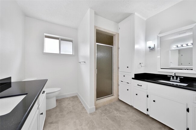 Building Photo - 9411 Roos Rd