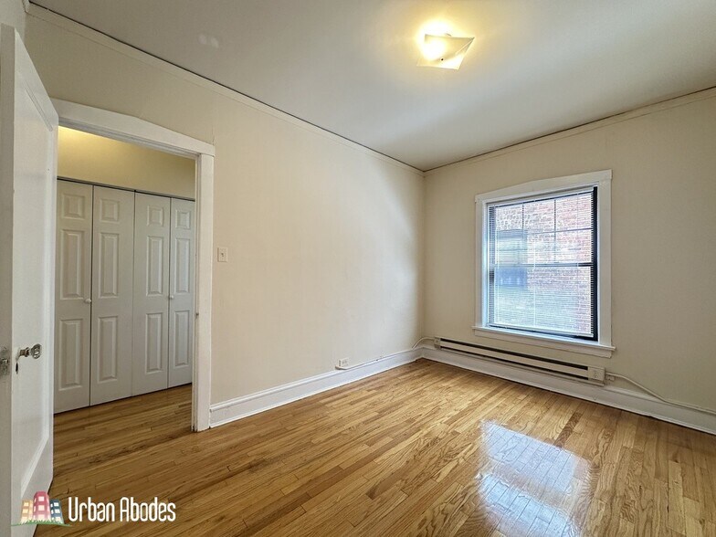 Building Photo - 1137 Oak Ave